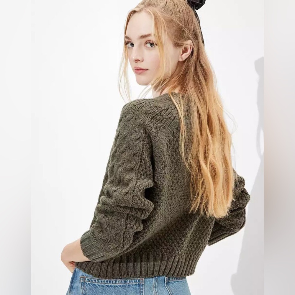 AE: Chunky Cable Knit Boyfriend Sweater [XS]